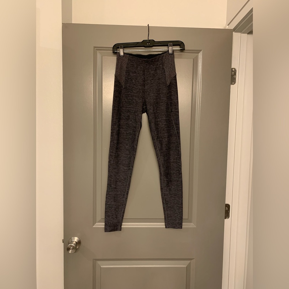 Victoria's Secret Heather Chatcoal Leggings, size 2